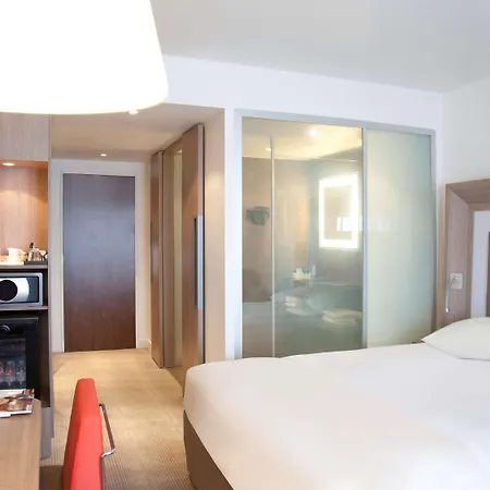 Novotel 17 4*