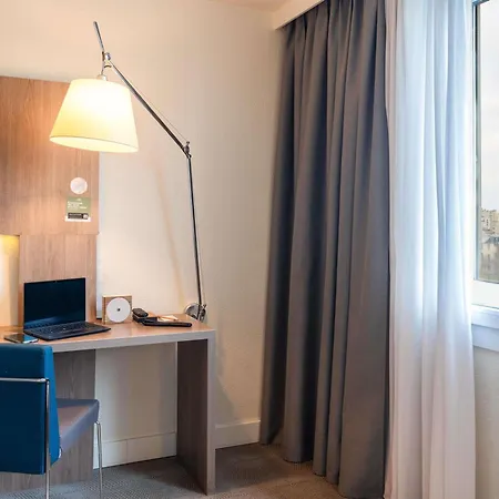 מלון Novotel 17