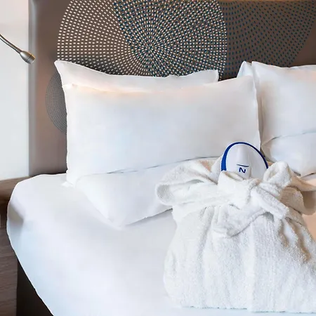 Отель Novotel 17