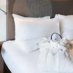 Novotel 17 Отель 4*